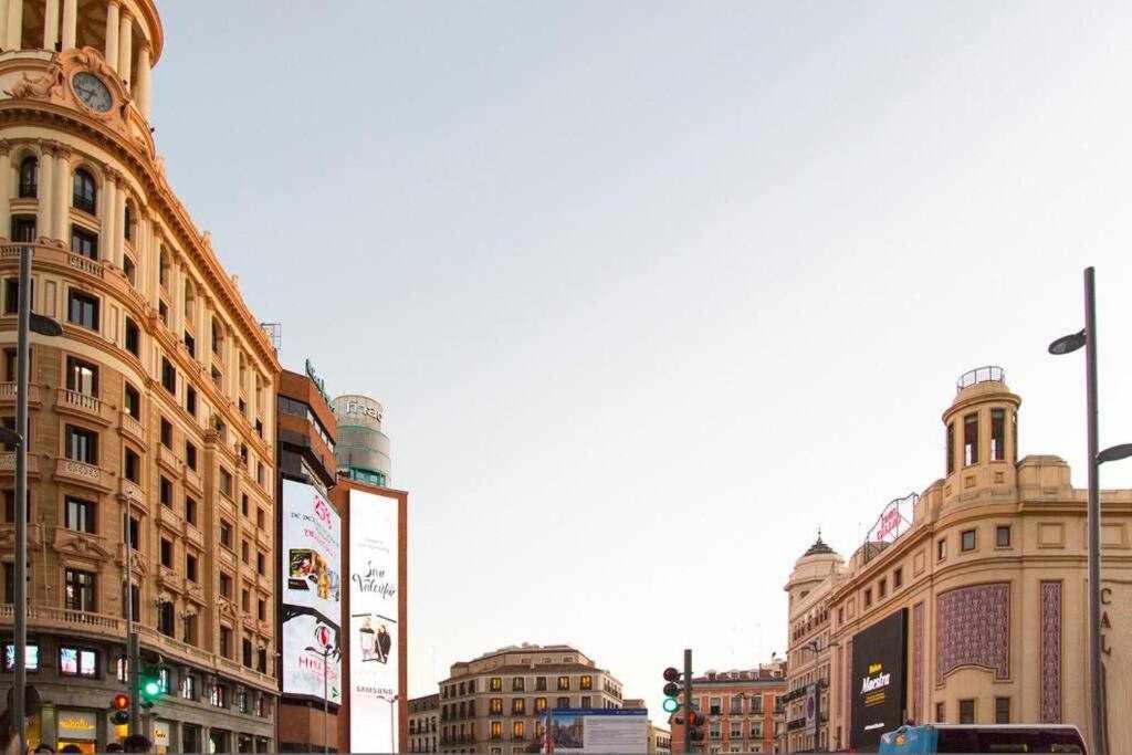 Apartamento En Plaza Callao Madrid Exterior photo